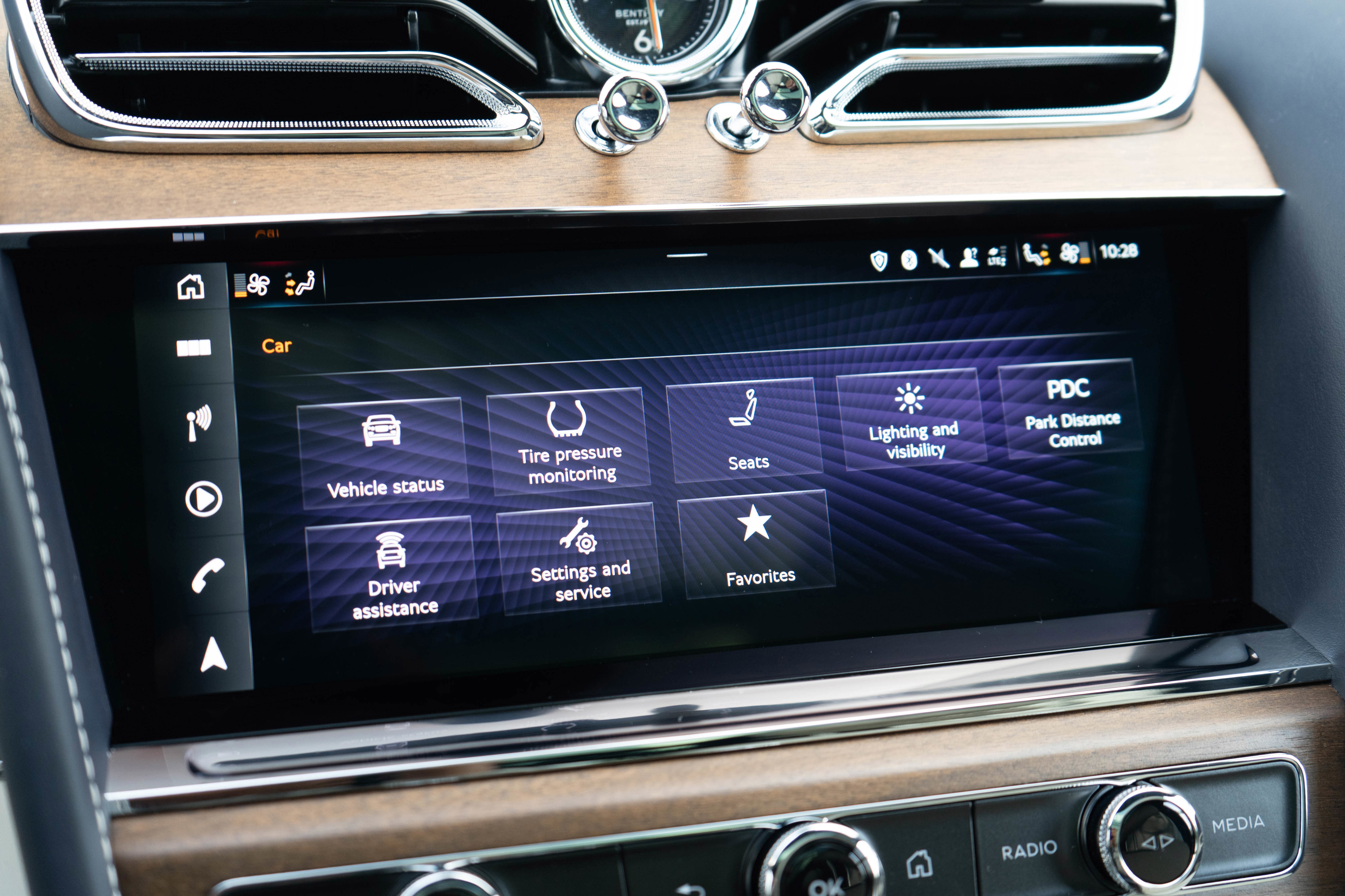 Used 2023 Bentley Bentayga image 19