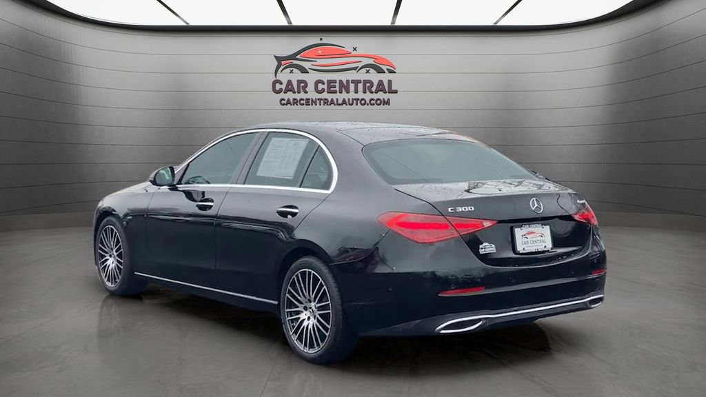Used 2025 Mercedes-Benz C 300 4MATIC Sedan image 3