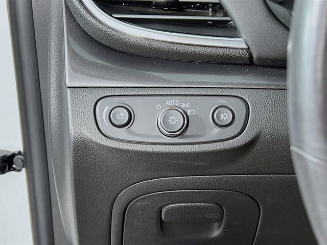 Used 2019 Buick Encore Essence image 8