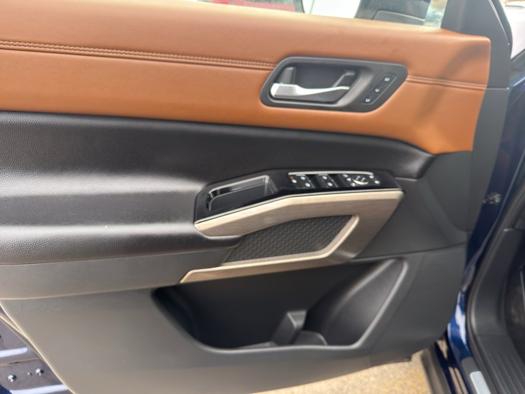 Certified 2024 Nissan Pathfinder Platinum w/ Cargo Package image 13