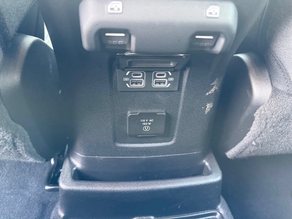 Used 2025 Jeep Wrangler Unlimited Sahara AWD/4WD image 36
