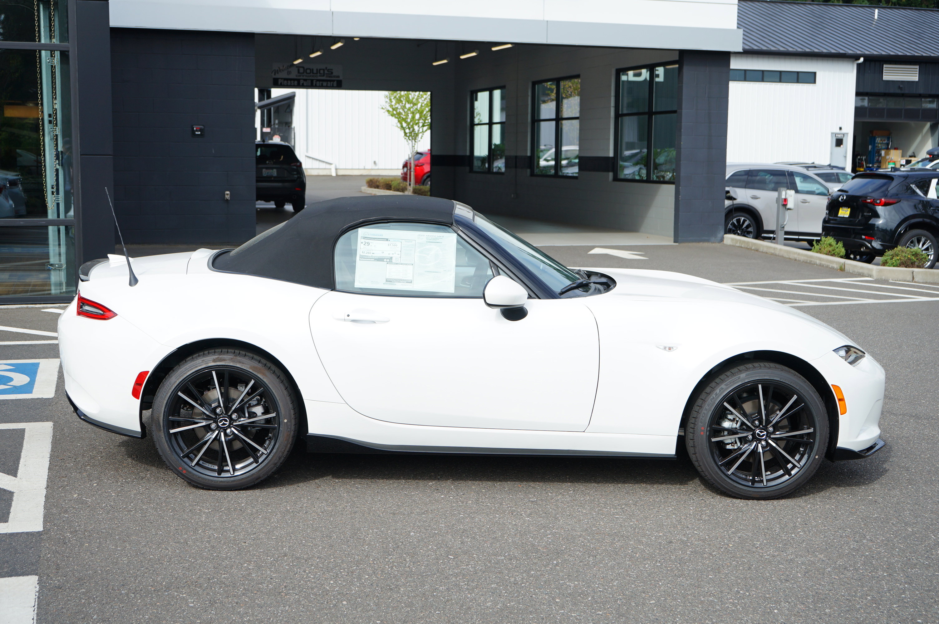 New 2025 MAZDA MX-5 Miata Grand Touring w/ Appearance Package image 2