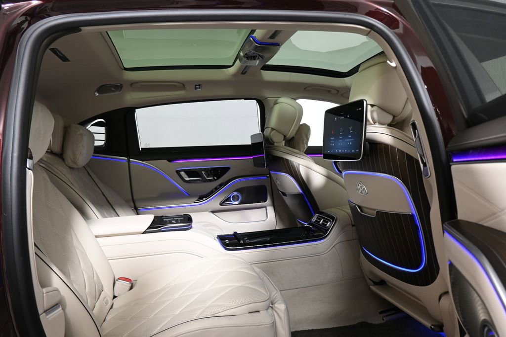 Certified 2023 Mercedes-Benz Maybach S 680 4MATIC image 23