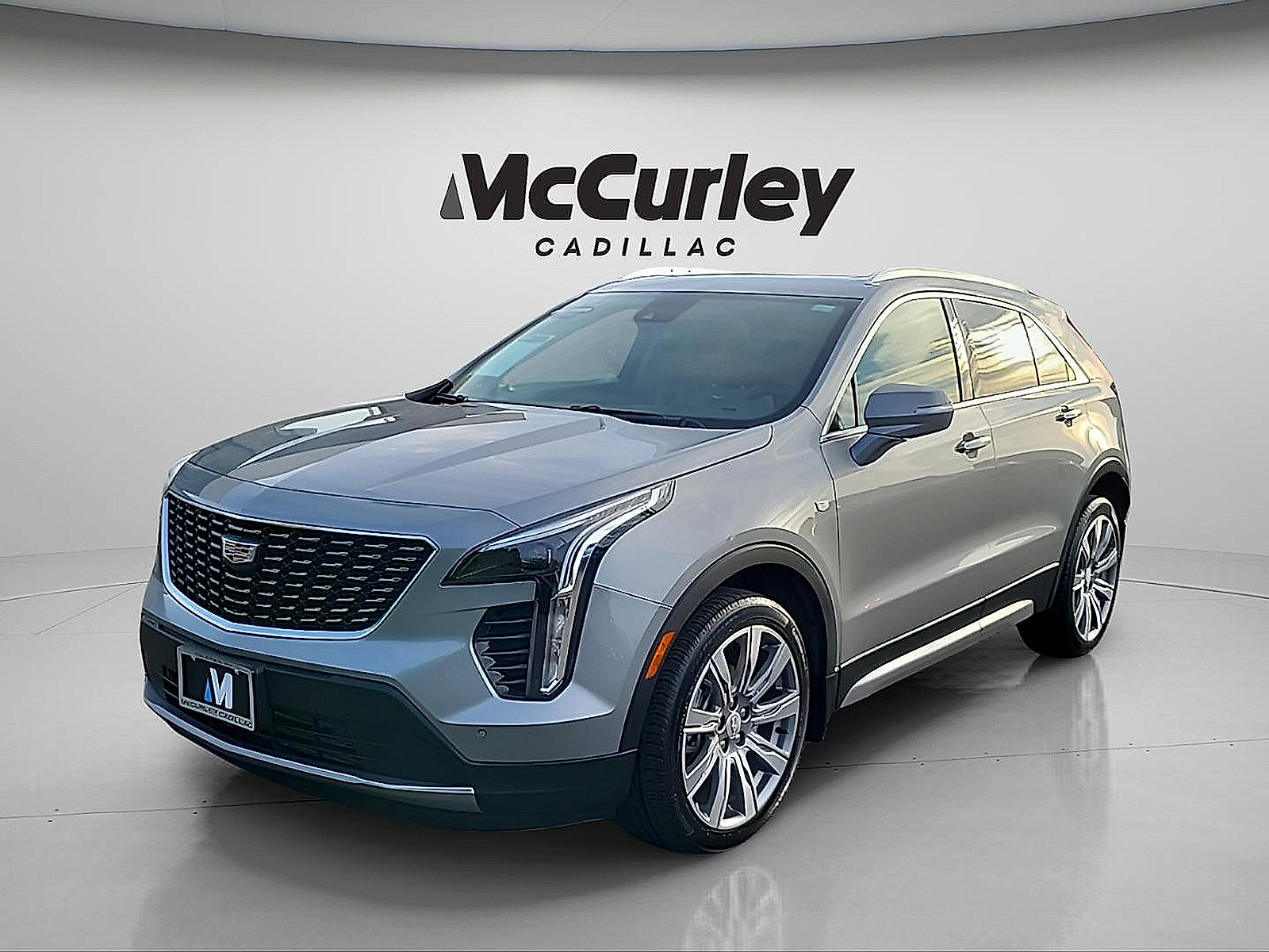 Used 2023 Cadillac XT4 Premium Luxury w/ Sun And Sound Package AWD/4WD image 3
