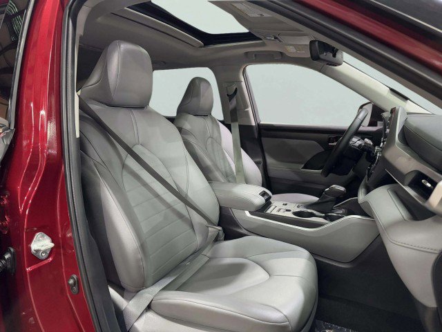 Used 2021 Toyota Highlander XLE image 63