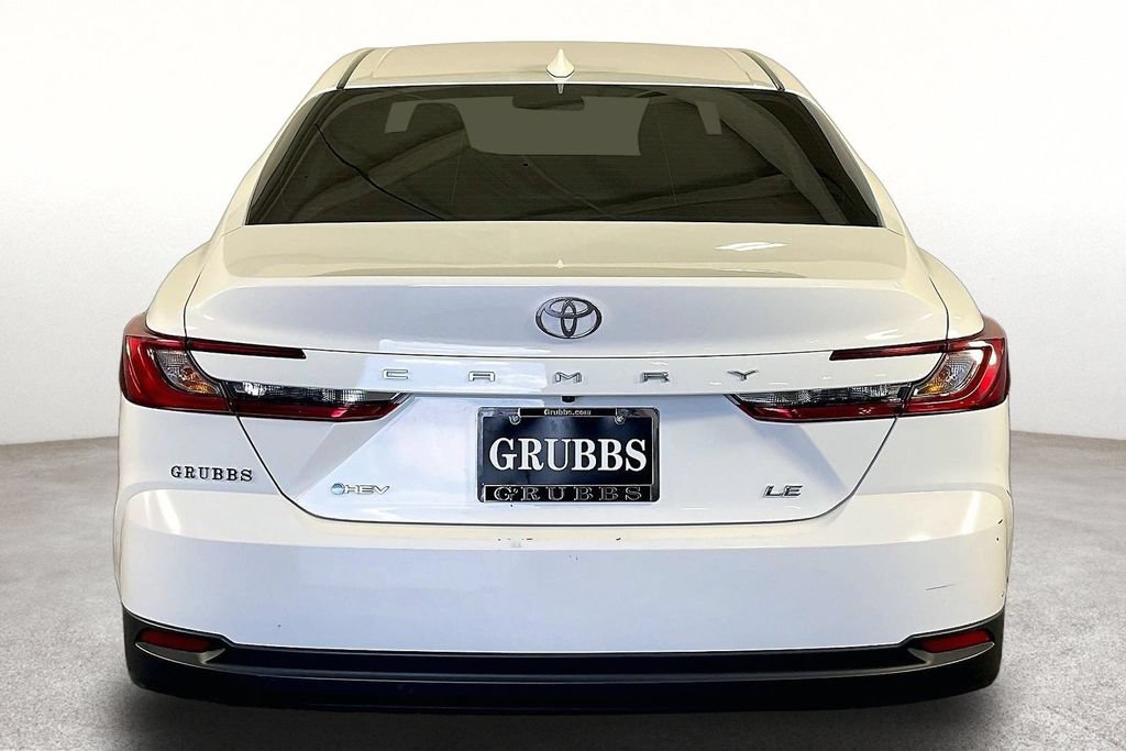 Used 2025 Toyota Camry LE FWD image 5