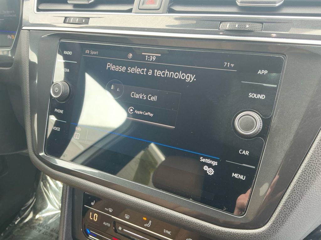 Used 2023 Volkswagen Tiguan SE w/ Panoramic Sunroof Package image 18