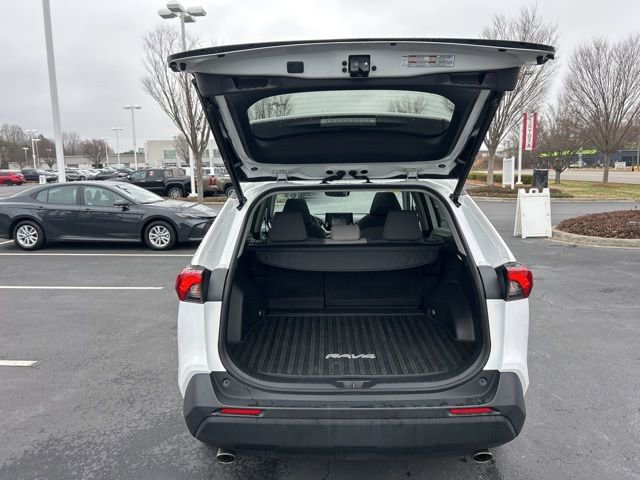 Used 2022 Toyota RAV4 XLE w/ Convenience Package image 7