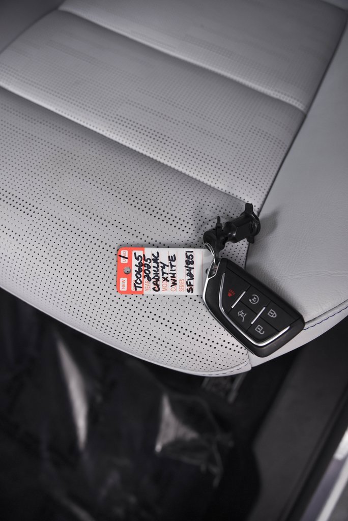 Used 2025 Cadillac XT4 Sport image 26