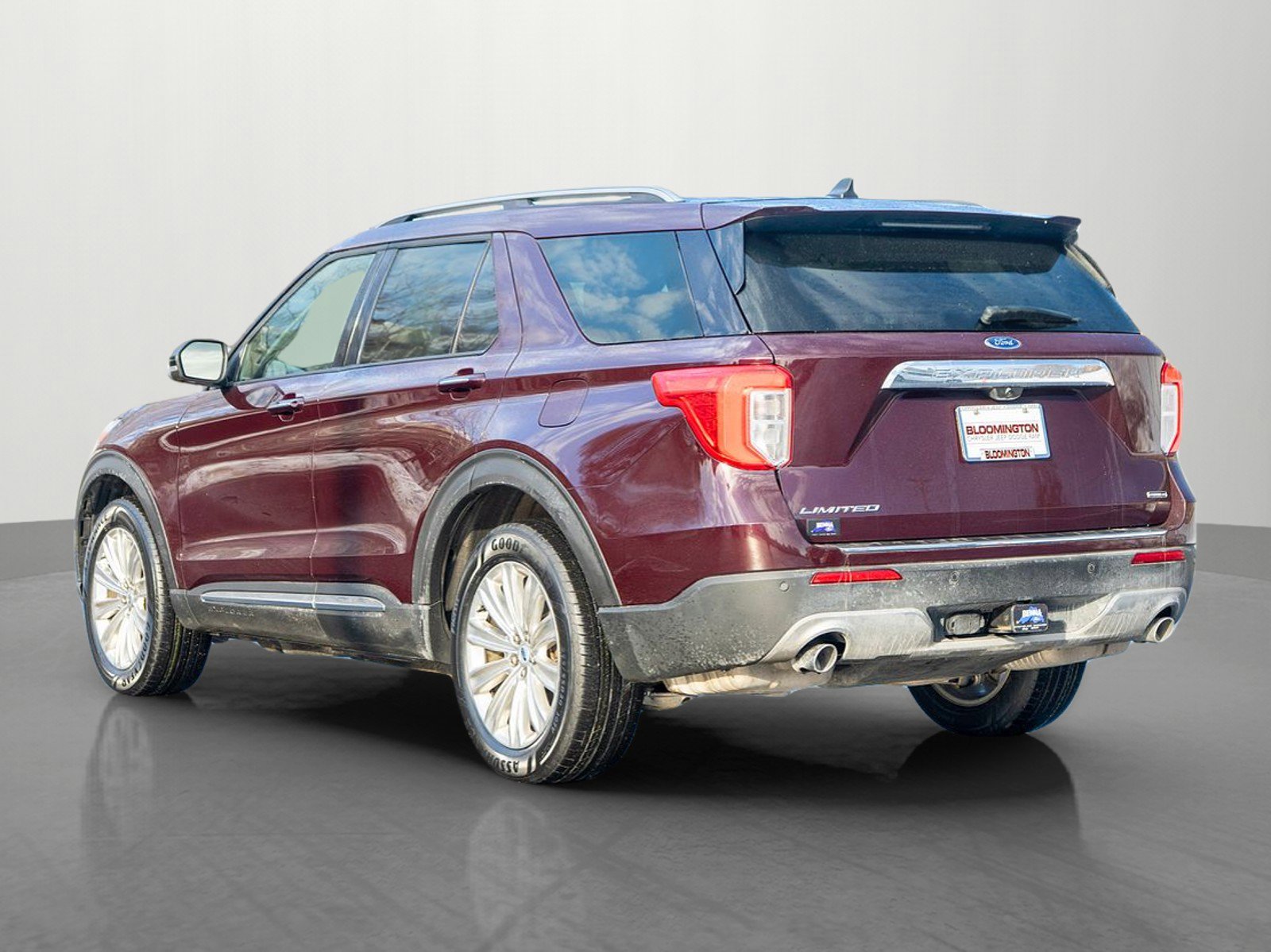 Used 2023 Ford Explorer Limited w/ Hybrid Equipment Group 310A image 5