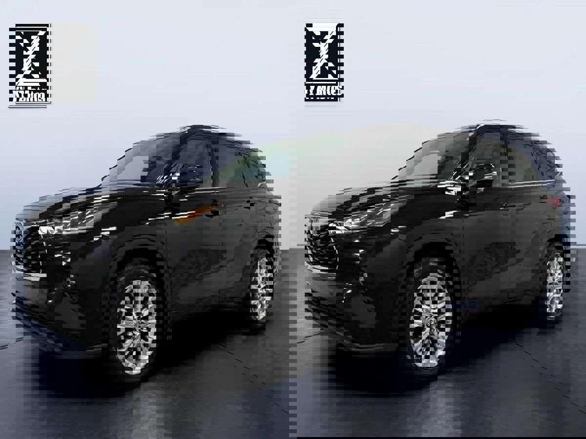 Used 2021 Toyota Highlander Limited image 2