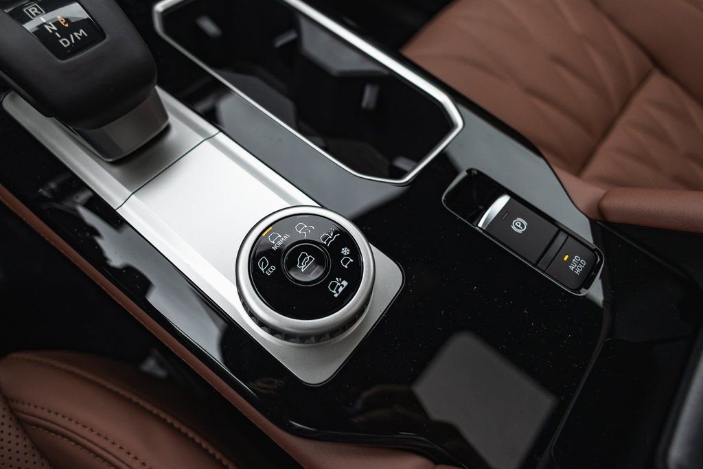 New 2026 Mitsubishi Outlander SEL image 17