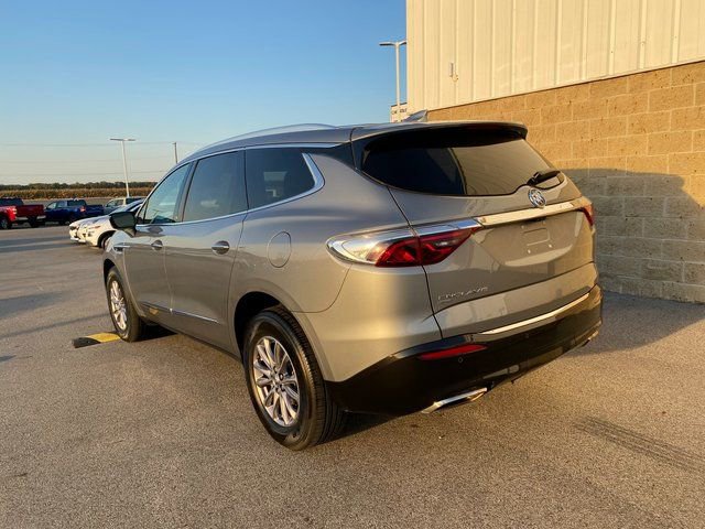 Used 2024 Buick Enclave Premium image 7