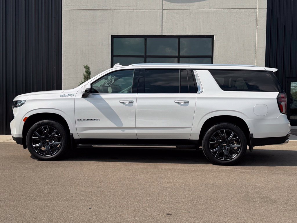 Used 2021 Chevrolet Suburban High Country AWD/4WD image 2