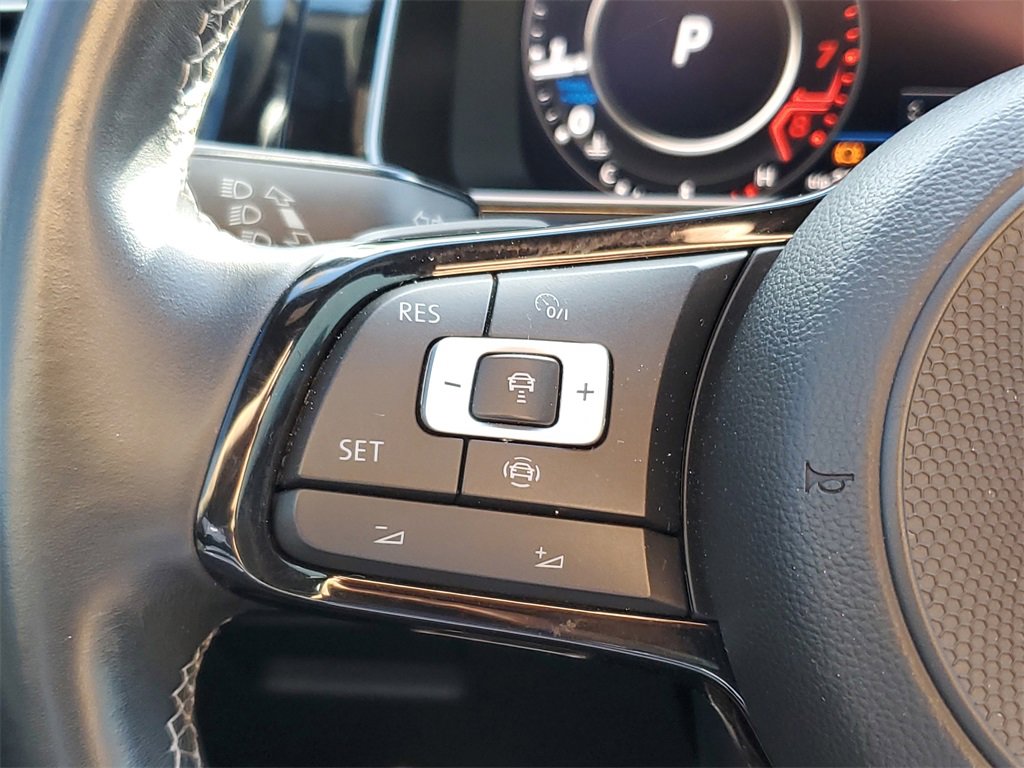 Used 2019 Volkswagen Golf R 4-Door image 23