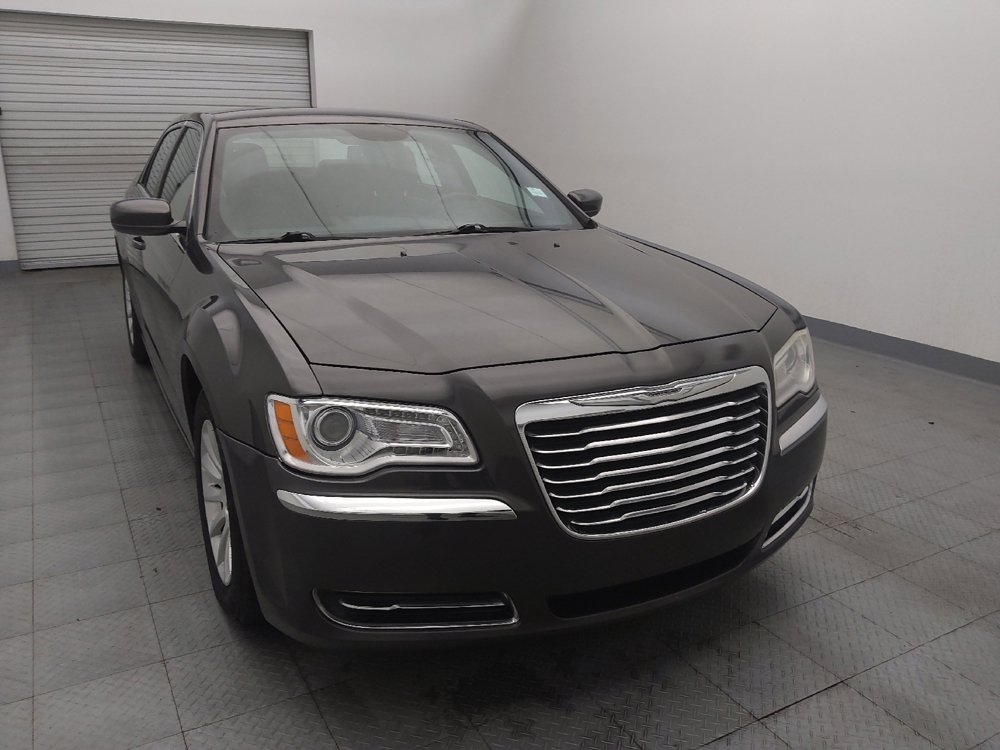 Used 2014 Chrysler 300 image 14