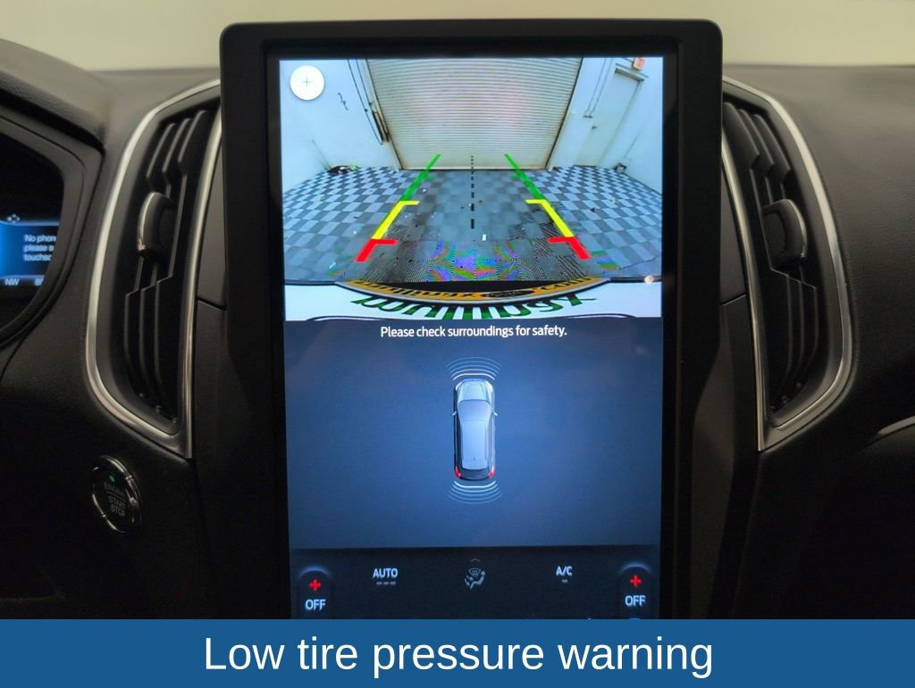 Used 2024 Ford Edge Titanium image 32