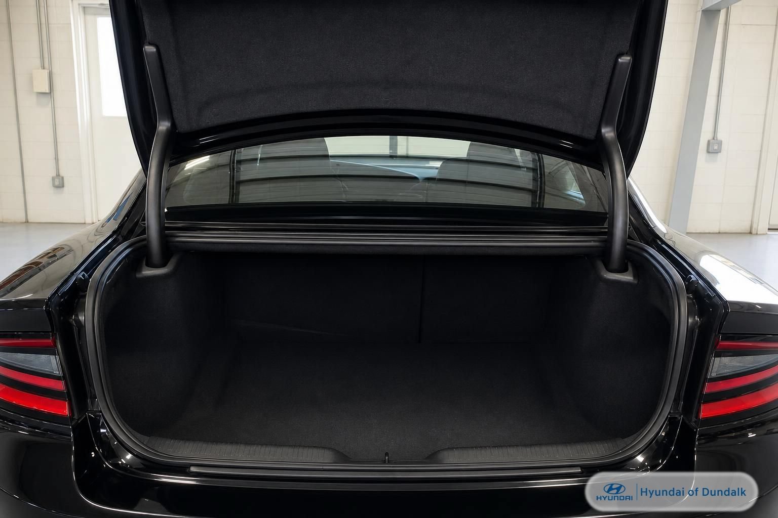 Used 2019 Dodge Charger SXT RWD image 11