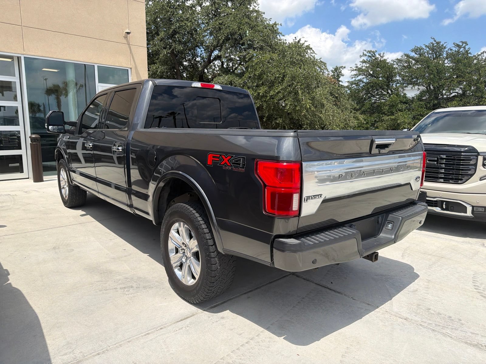 Used 2018 Ford F150 Platinum w/ Equipment Group 701A Luxury AWD/4WD image 7