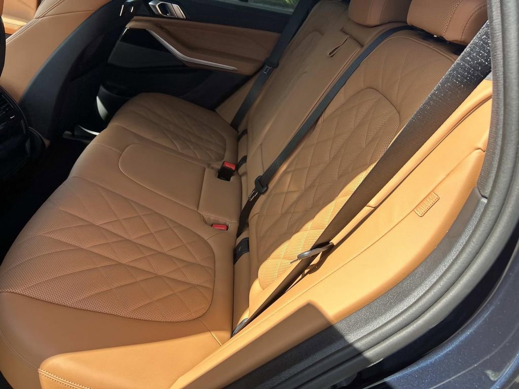 Used 2024 BMW X5 sDrive40i w/ M Sport Package RWD image 24