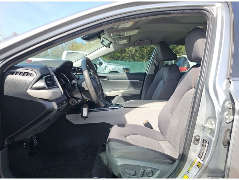 Used 2020 Toyota Camry LE image 22
