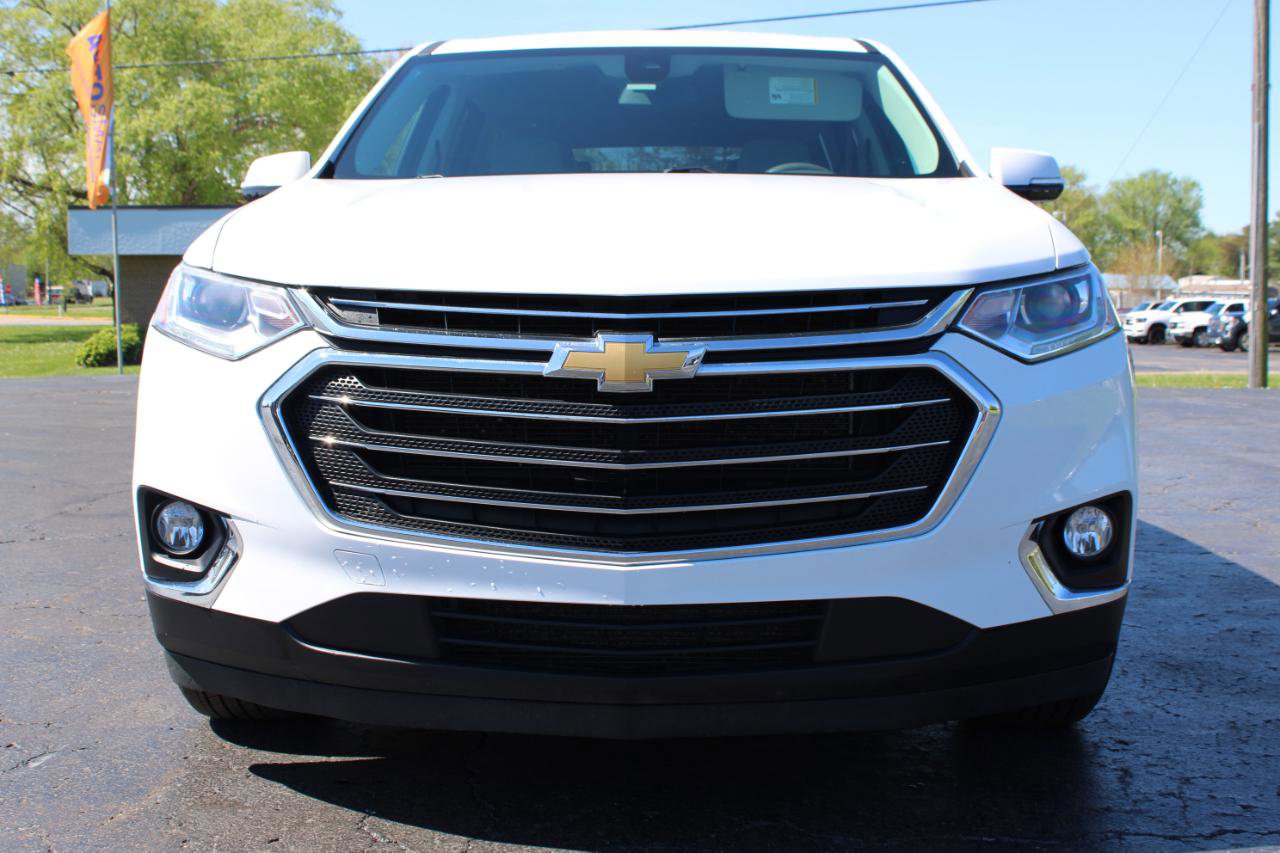 Used 2020 Chevrolet Traverse LT w/ Driver Confidence II Package AWD/4WD image 2