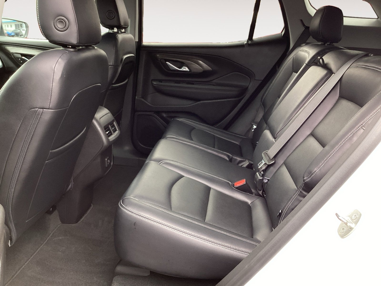 Used 2023 GMC Terrain SLE w/ Driver Convenience Package image 27