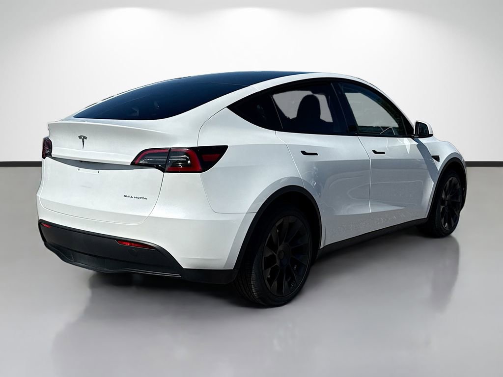 Used 2023 Tesla Model Y Long Range image 3