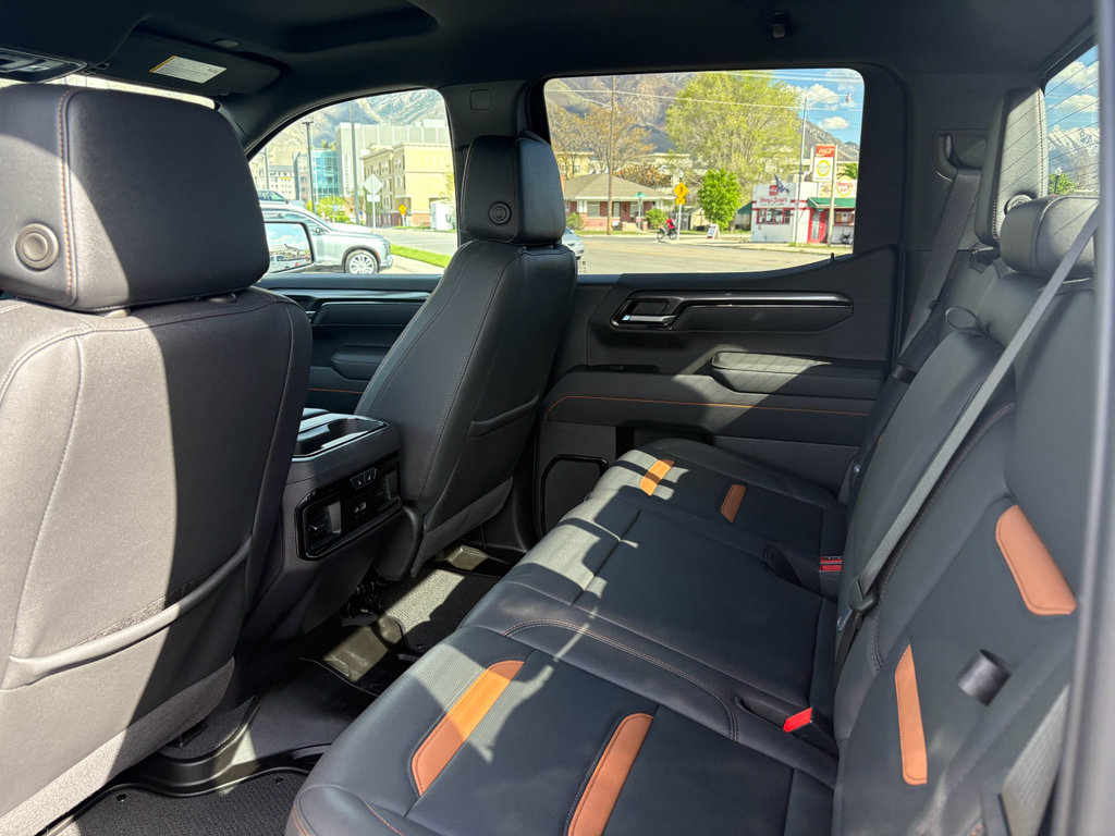 Used 2025 GMC Sierra 1500 AT4 w/ AT4 Premium Package image 18