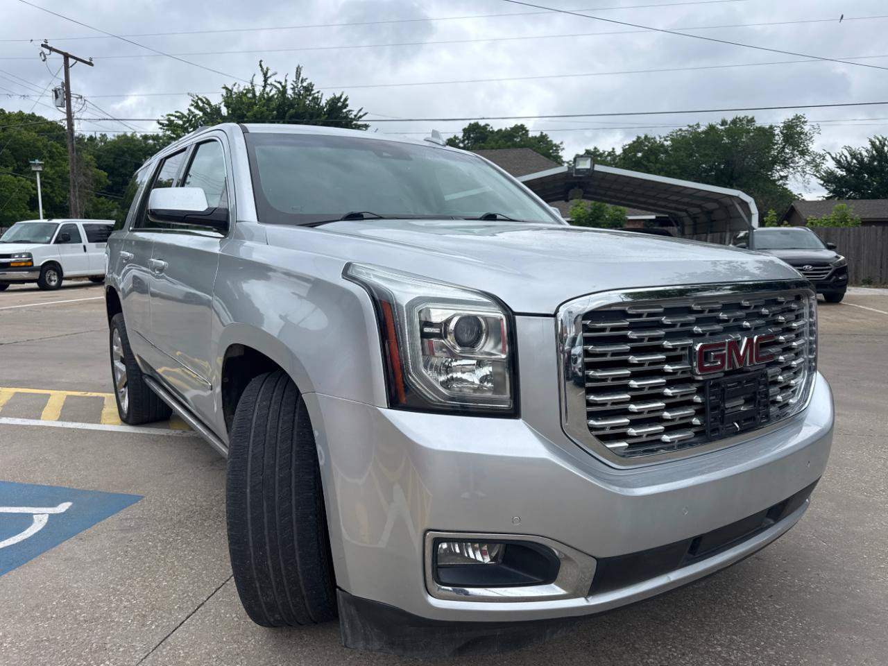 Used 2018 GMC Yukon Denali w/ Denali Ultimate Package RWD image 3