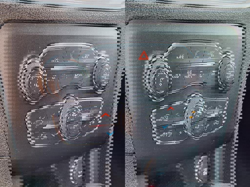 Certified 2023 Dodge Charger GT image 11