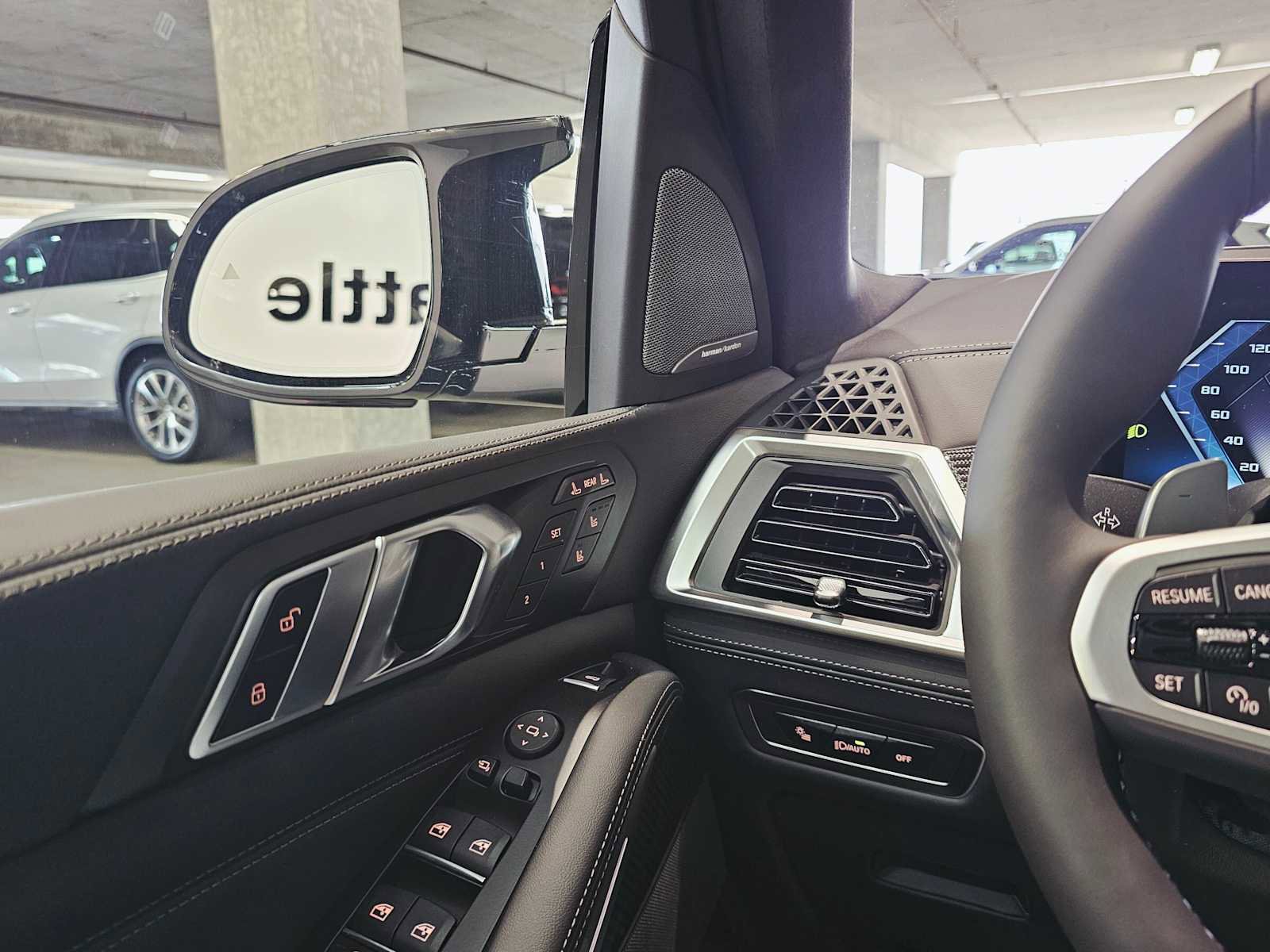 New 2026 BMW X7 M60i image 22