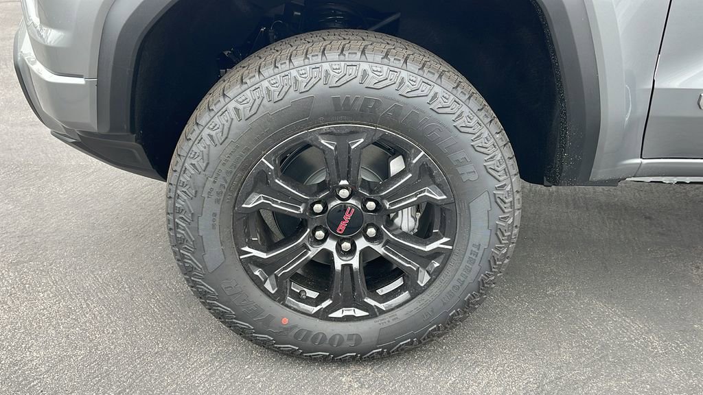 New 2025 GMC Canyon Elevation w/ Convenience Package image 9