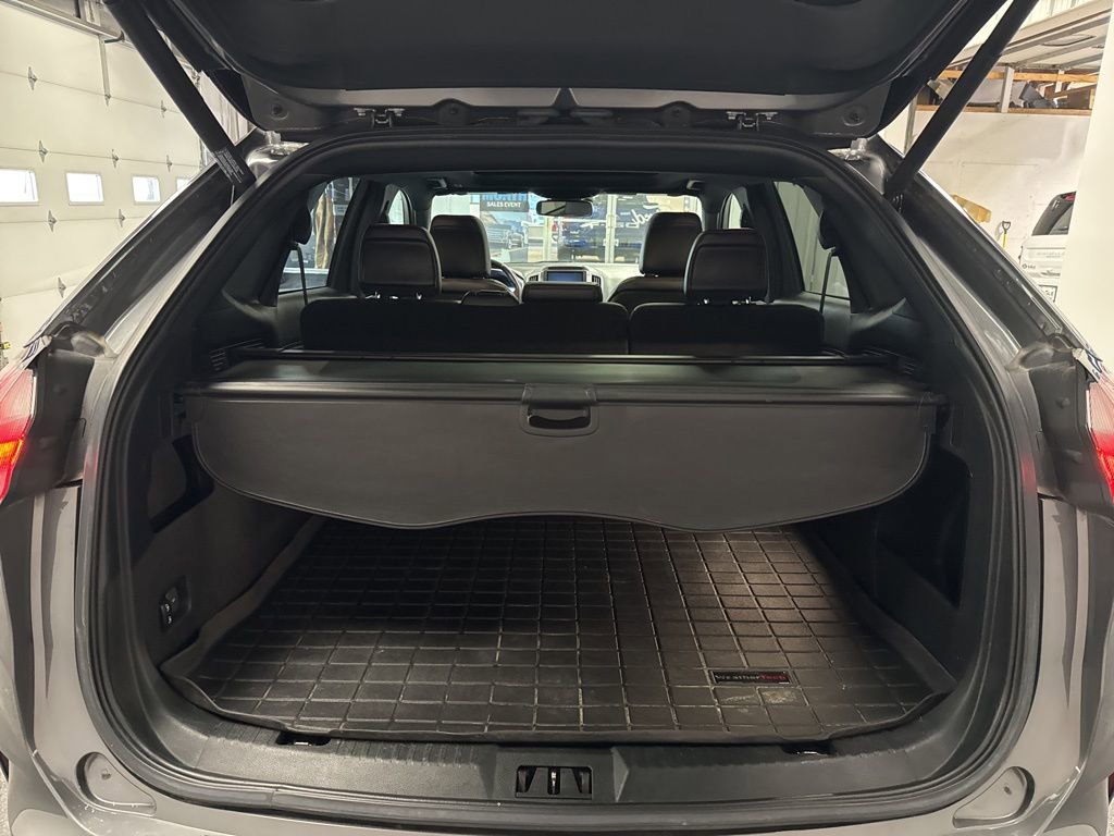 Used 2021 Ford Edge ST-Line w/ Class II Trailer Tow Package AWD/4WD image 30