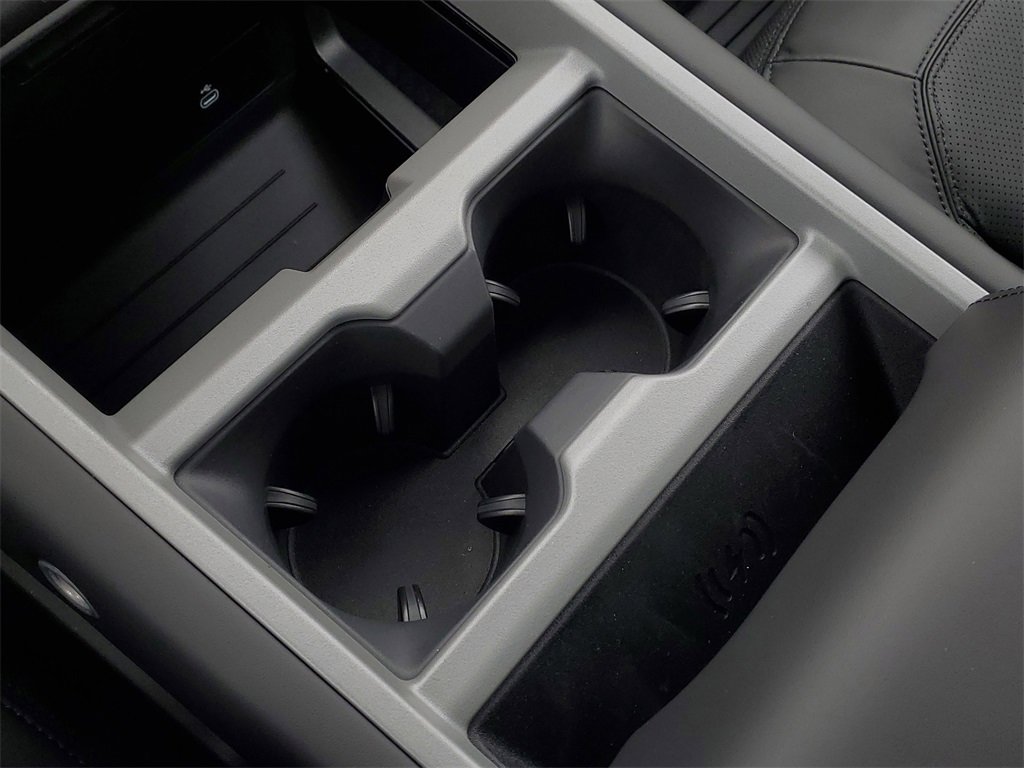 New 2026 Land Rover Defender 110 V8 image 28