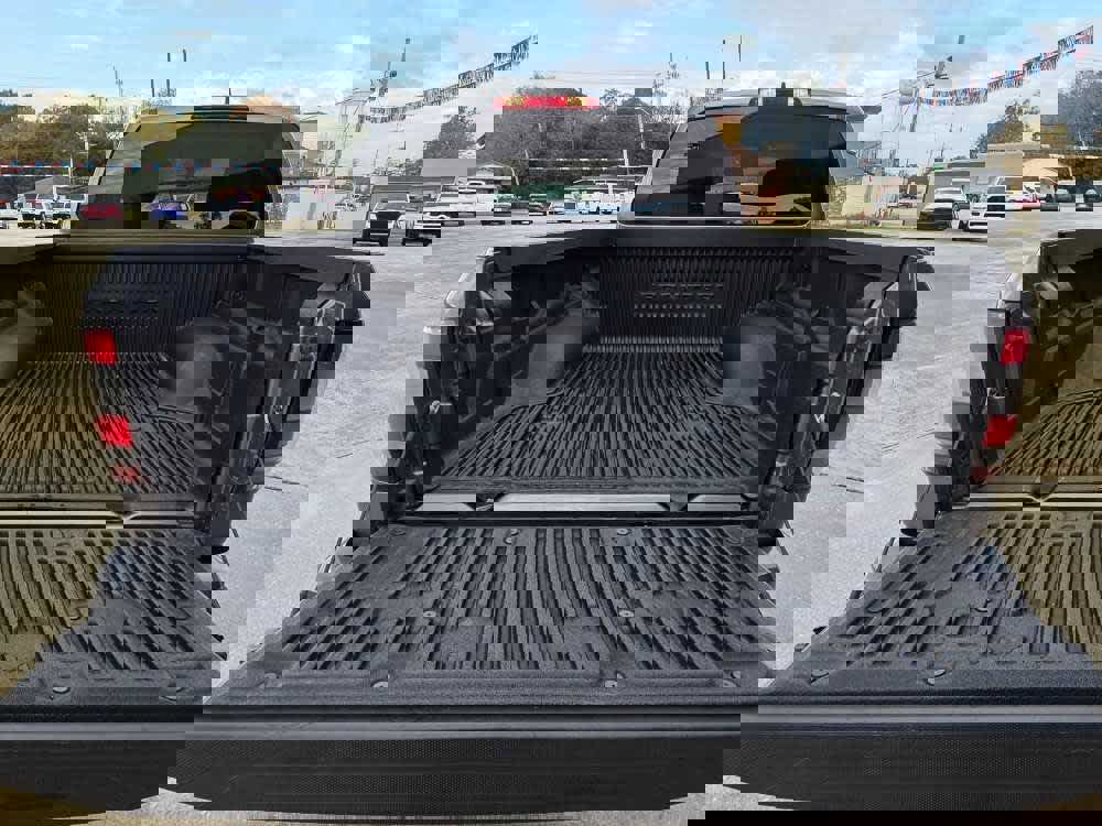 Used 2023 Nissan Frontier SV image 5