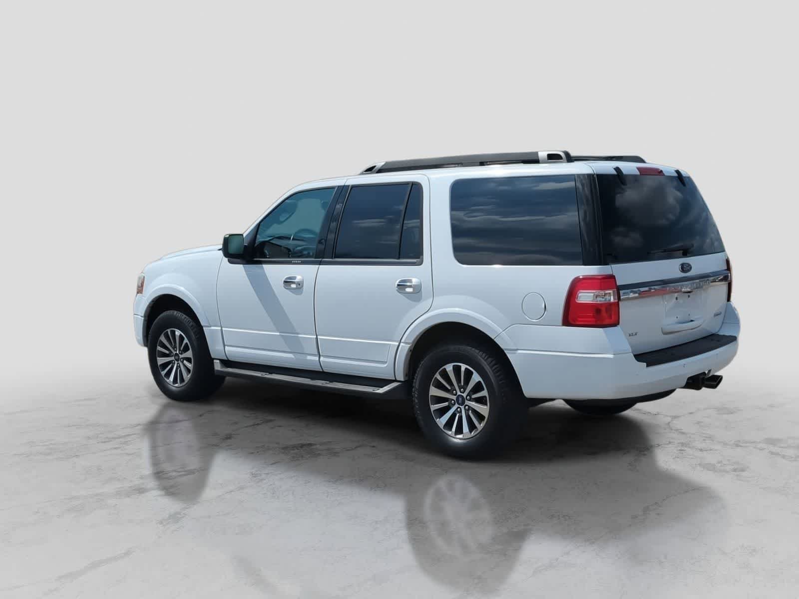 Used 2017 Ford Expedition XLT AWD/4WD image 6