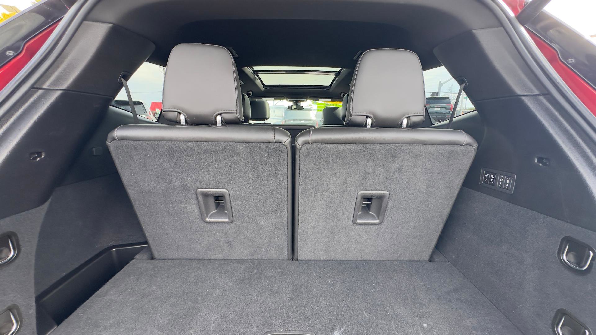 Certified 2024 Cadillac XT6 Premium Luxury image 7