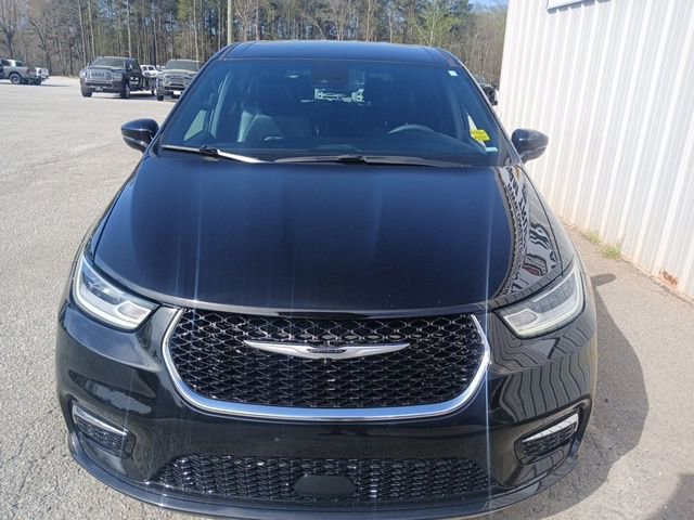 Used 2025 Chrysler Pacifica Select image 7