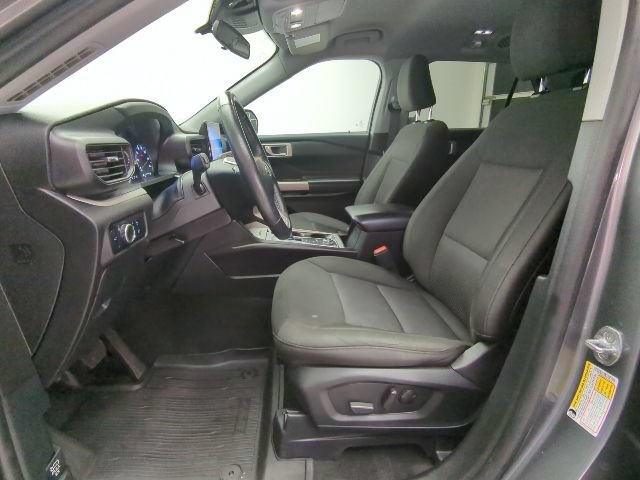 Used 2023 Ford Explorer XLT AWD/4WD image 8