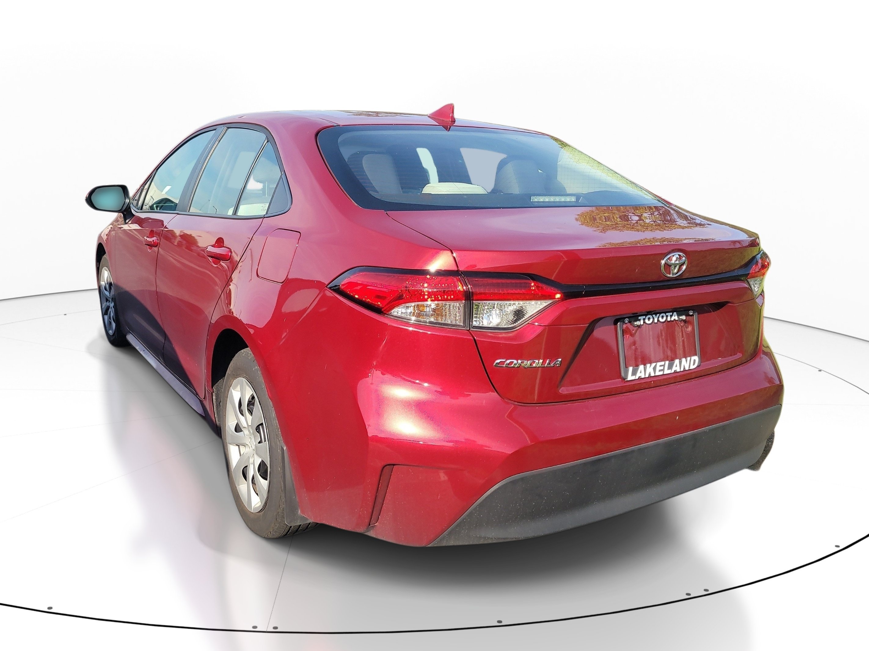 Certified 2025 Toyota Corolla LE FWD image 5