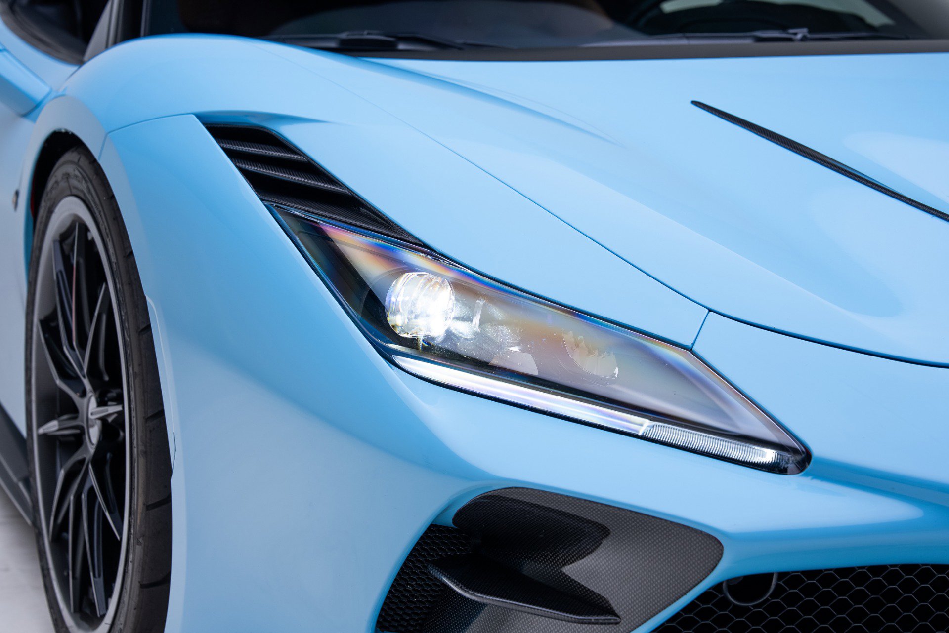 Used 2020 Ferrari F8 Tributo image 13