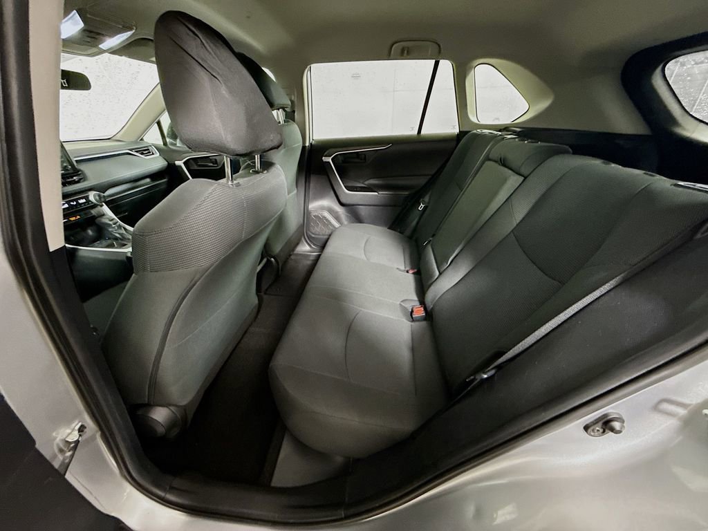 Used 2020 Toyota RAV4 LE image 21