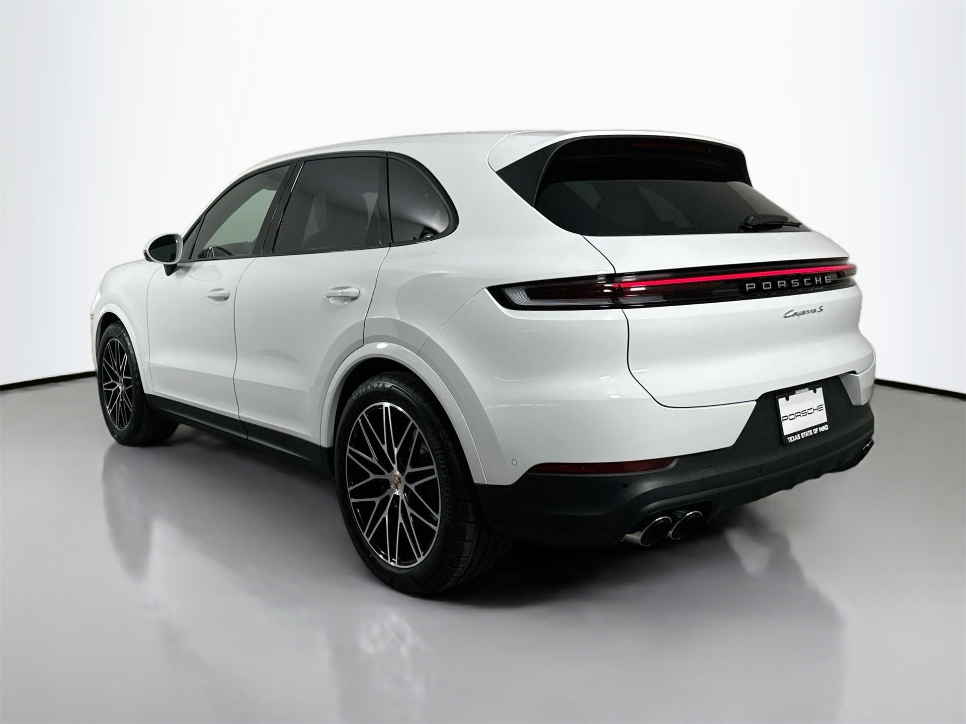 New 2026 Porsche Cayenne S image 3