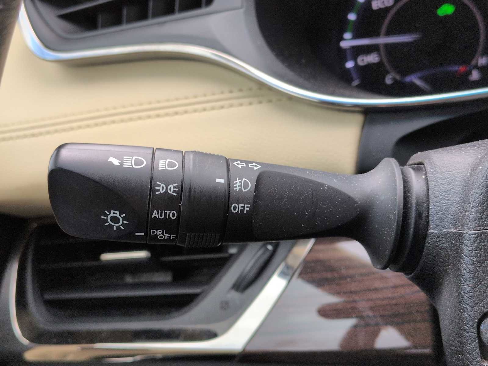 Used 2015 Toyota Avalon XLE Touring image 29