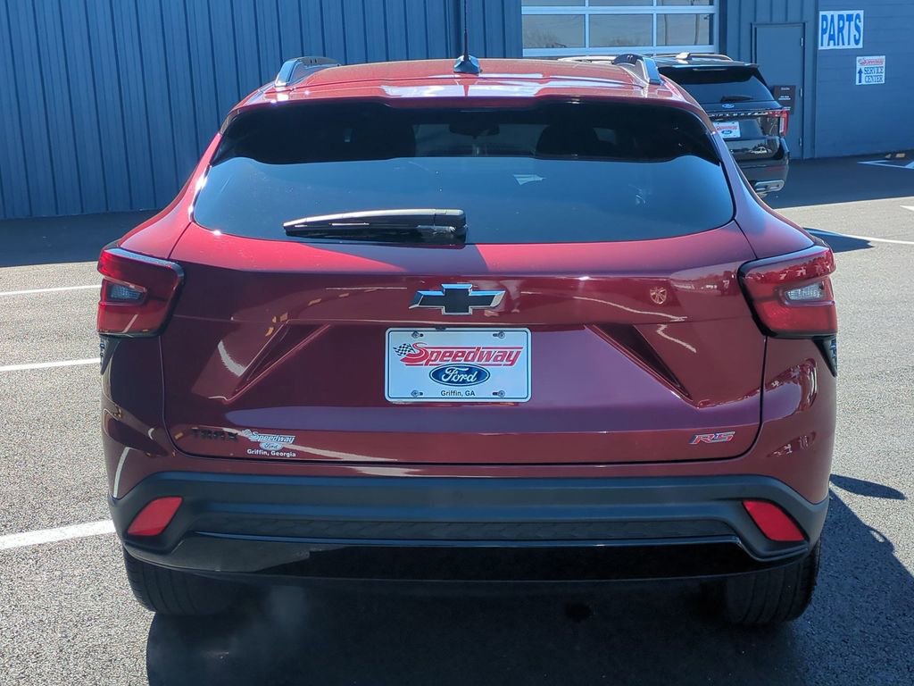 Used 2025 Chevrolet Trax RS w/ Driver Confidence Package FWD image 9