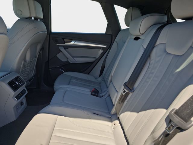 Used 2024 Audi Q5 2.0T Premium w/ Summer of Audi Package AWD/4WD image 17