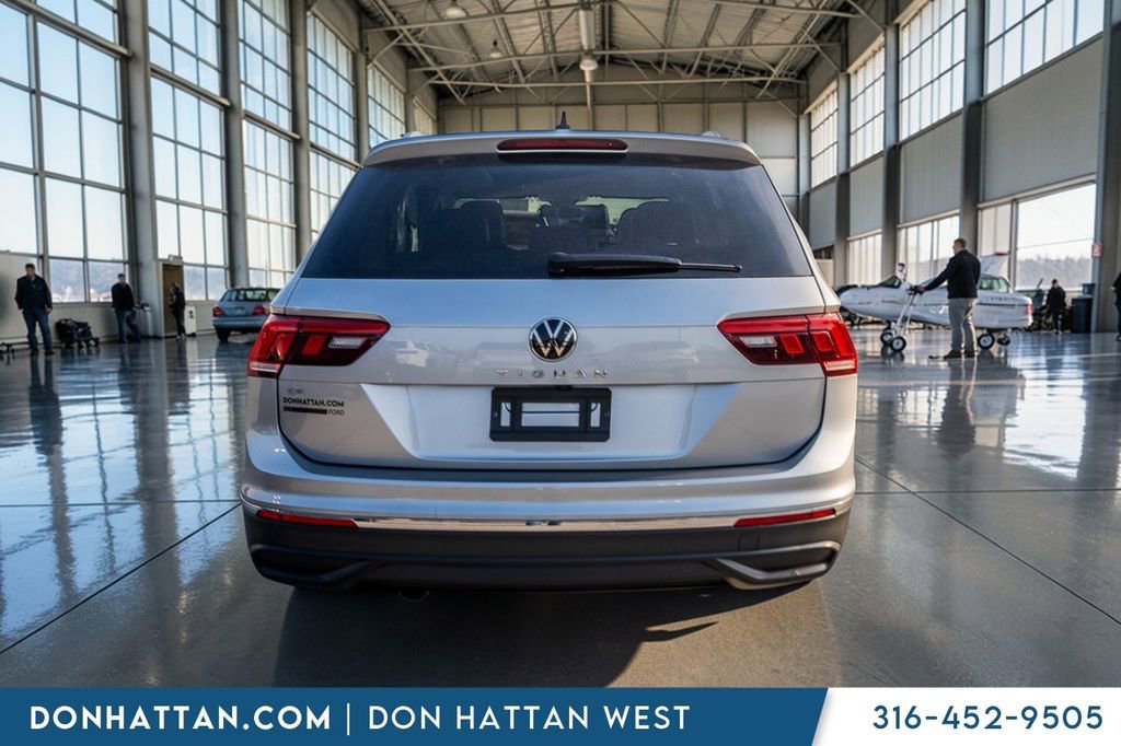 Used 2023 Volkswagen Tiguan SE FWD image 32