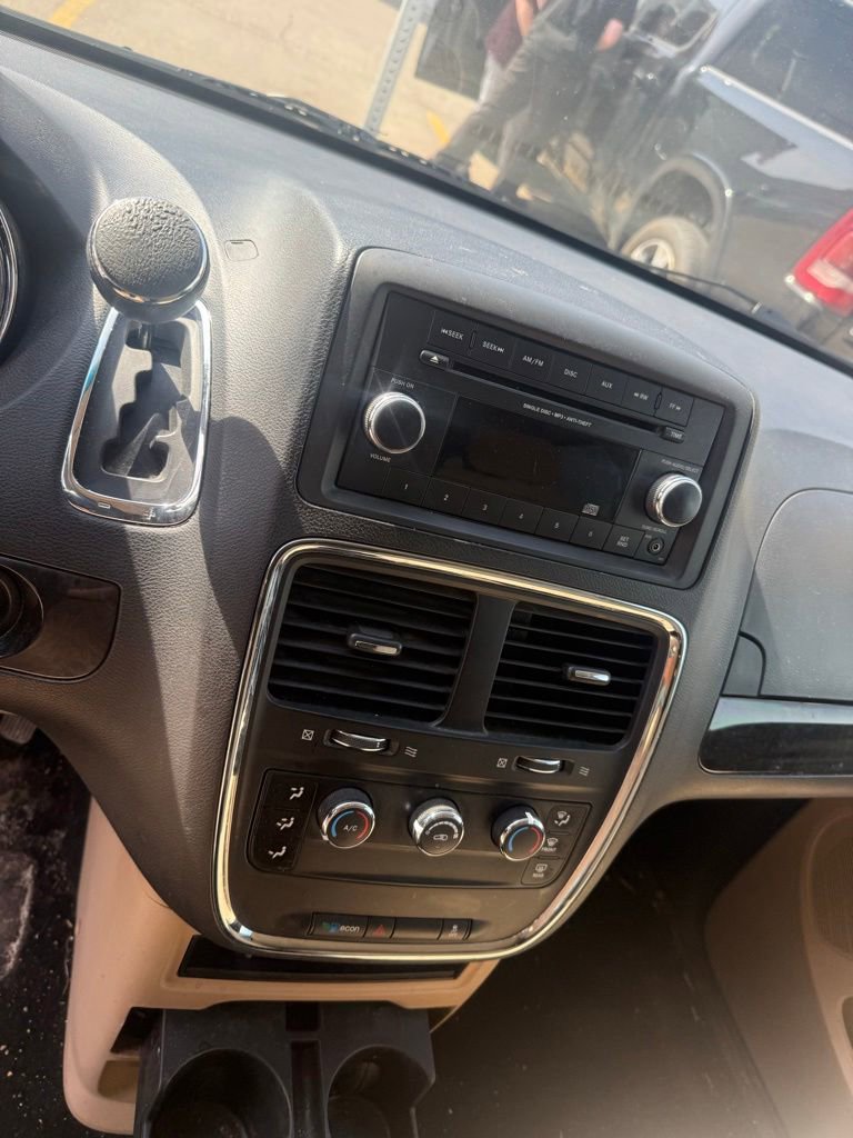 Used 2015 Dodge Grand Caravan American Value Package FWD image 13