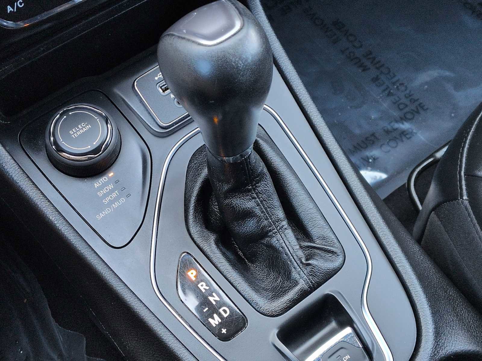 Used 2020 Jeep Cherokee Latitude Plus w/ Comfort/Convenience Group image 31